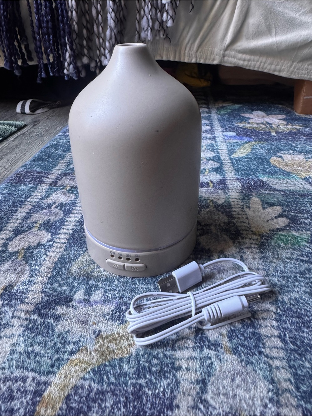 Brookstone Beige Ceramic Aroma Diffuser with USB Cord
